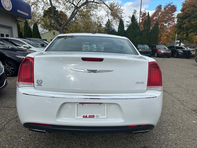 2016 chrysler 300 s