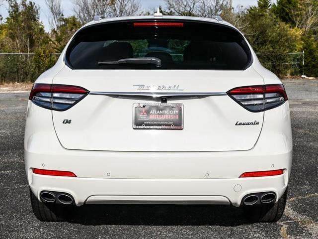 2021 maserati levante base