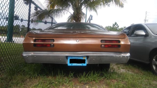 1970 plymouth duster 6 cyl, 92,000 miles, one owner mopar barn find