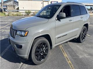 2020 Jeep Grand Cherokee laredo
