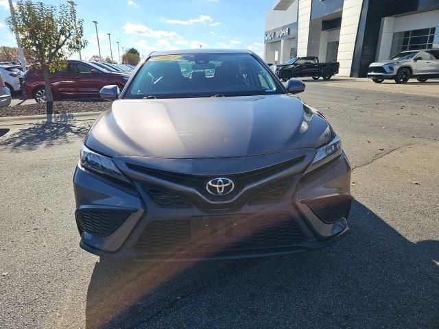 2021 toyota camry se