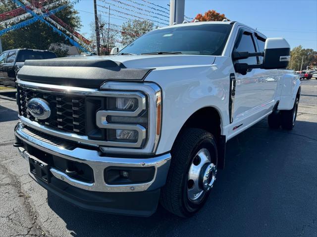 2023 ford f-350 lariat