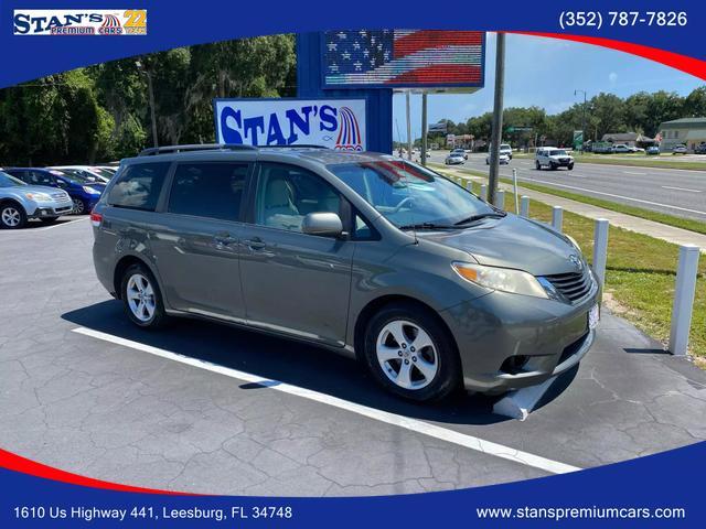 2012 toyota sienna le
