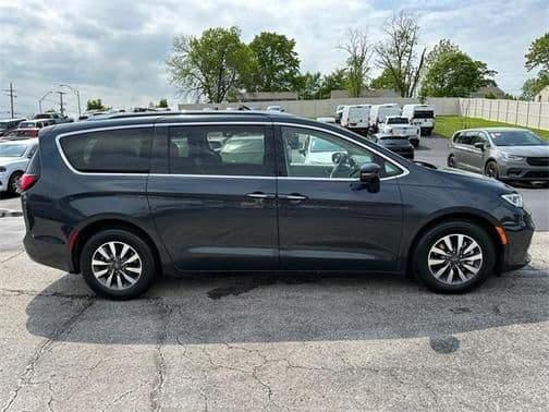 2021 chrysler pacifica hybrid touring l front-wheel drive passenger van in kansas city, missouri