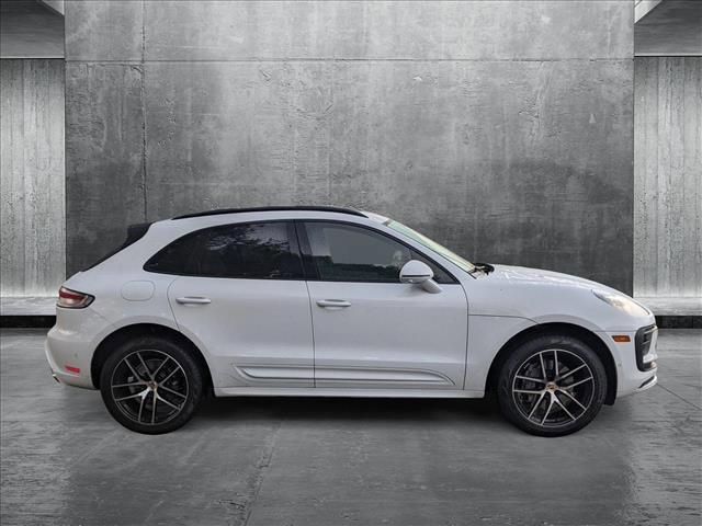 2022 porsche macan base