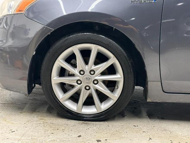 2013 toyota prius v two