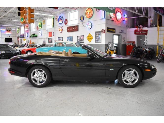 1997 jaguar xk8 in wayne, michigan