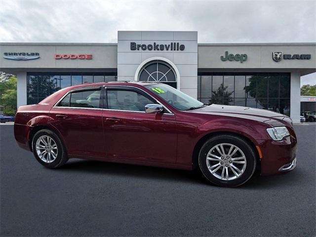 2018 chrysler 300 touring