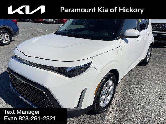 2023 kia soul lx