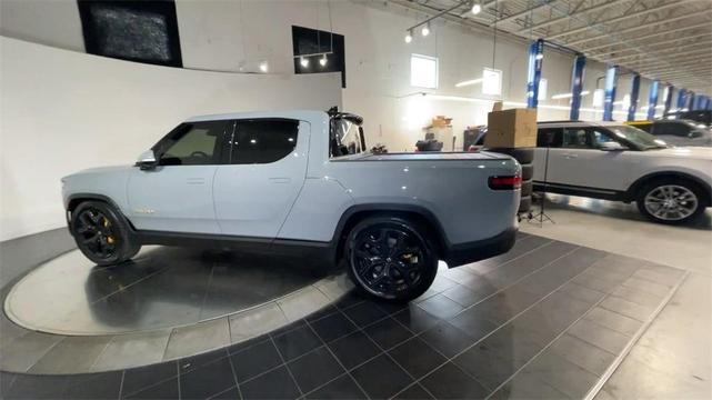 2022 rivian r1t adventure package