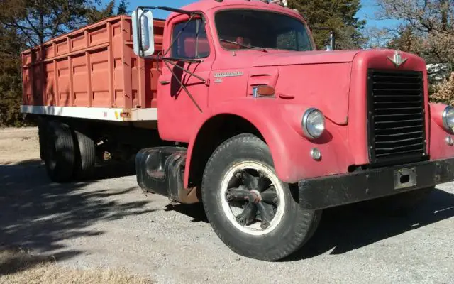 1961 international 190- v8 & air brakes