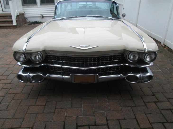 cadillac 4-dr sedan