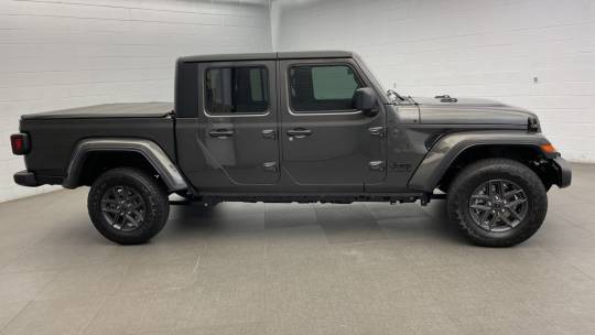 2024 Jeep Gladiator