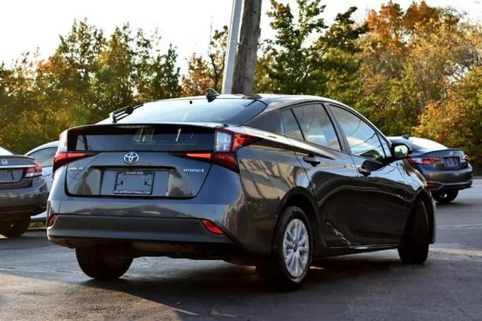 2019 toyota prius le hatchback 4d in kansas city, missouri