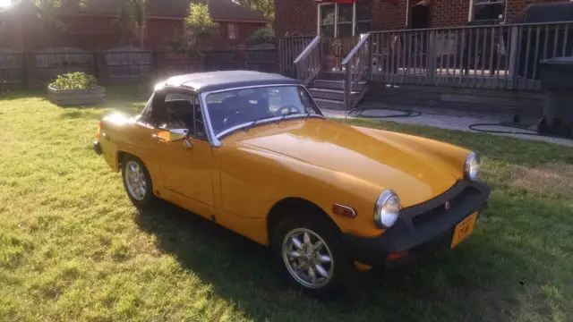 antique 1979 mg midget convertible--beautiful