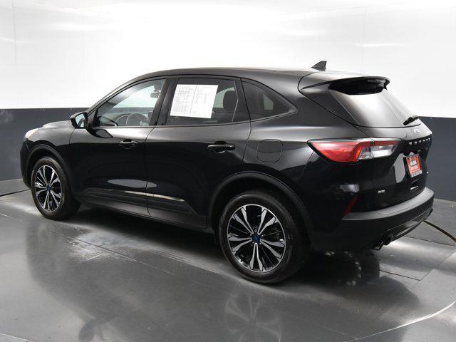 2022 ford escape se