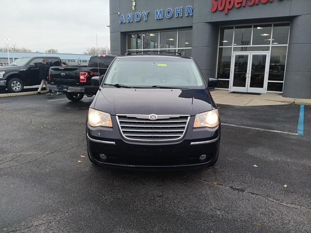 2010 chrysler town & country touring
