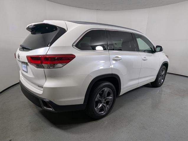 2017 toyota highlander limited platinum