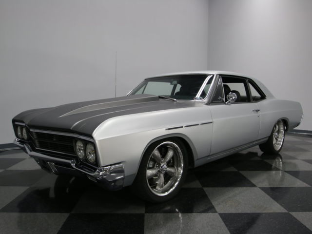 merlin 540ci block, 5 speed tremec, cadillac 4 wheel discs, cts-v seats, sweet!