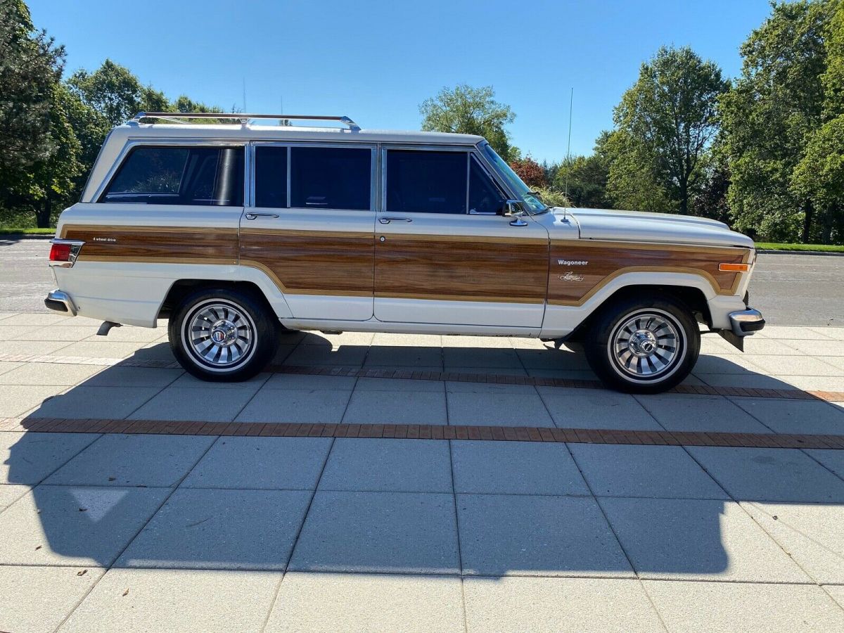 1981 jeep wagoneer limited 65,000 miles 4x4 full time must see!!!