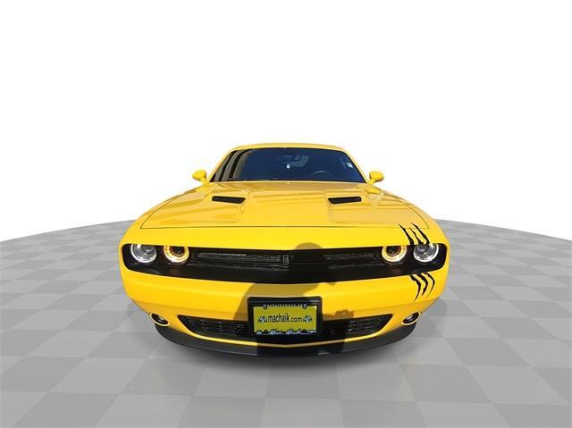 2018 dodge challenger sxt