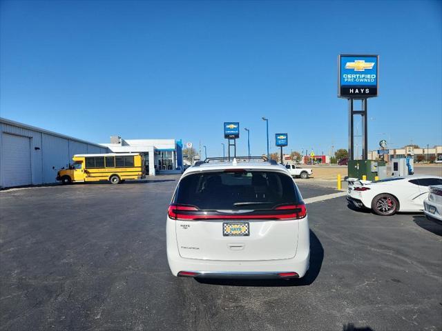 2022 chrysler pacifica touring l