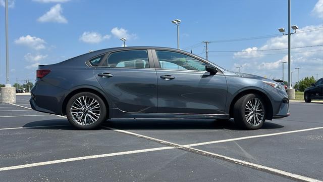 2023 kia forte gt-line