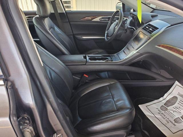 2014 lincoln mkz base