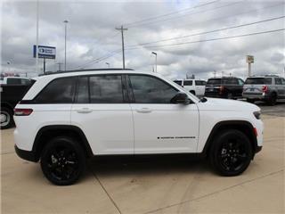2023 Jeep Grand Cherokee laredo
