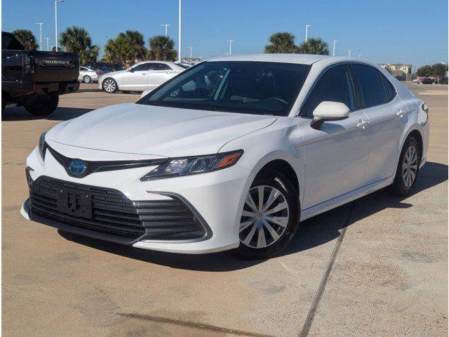 2022 toyota camry le