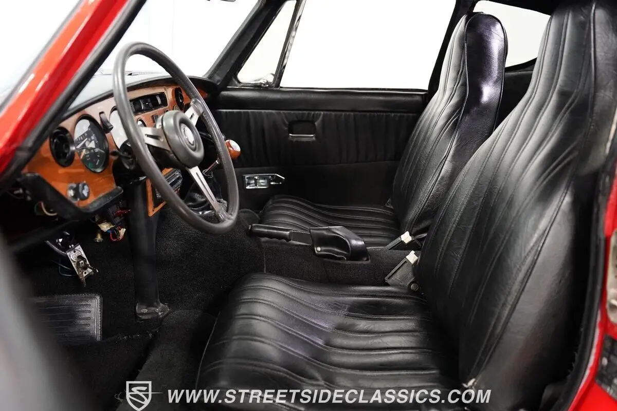 very pretty & rare! 2.0l inline 6, 4 speed manual, sharp inside/out, drives grea