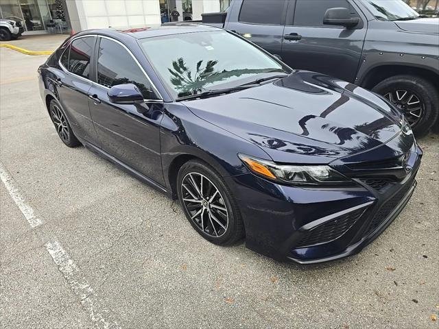2021 toyota camry se