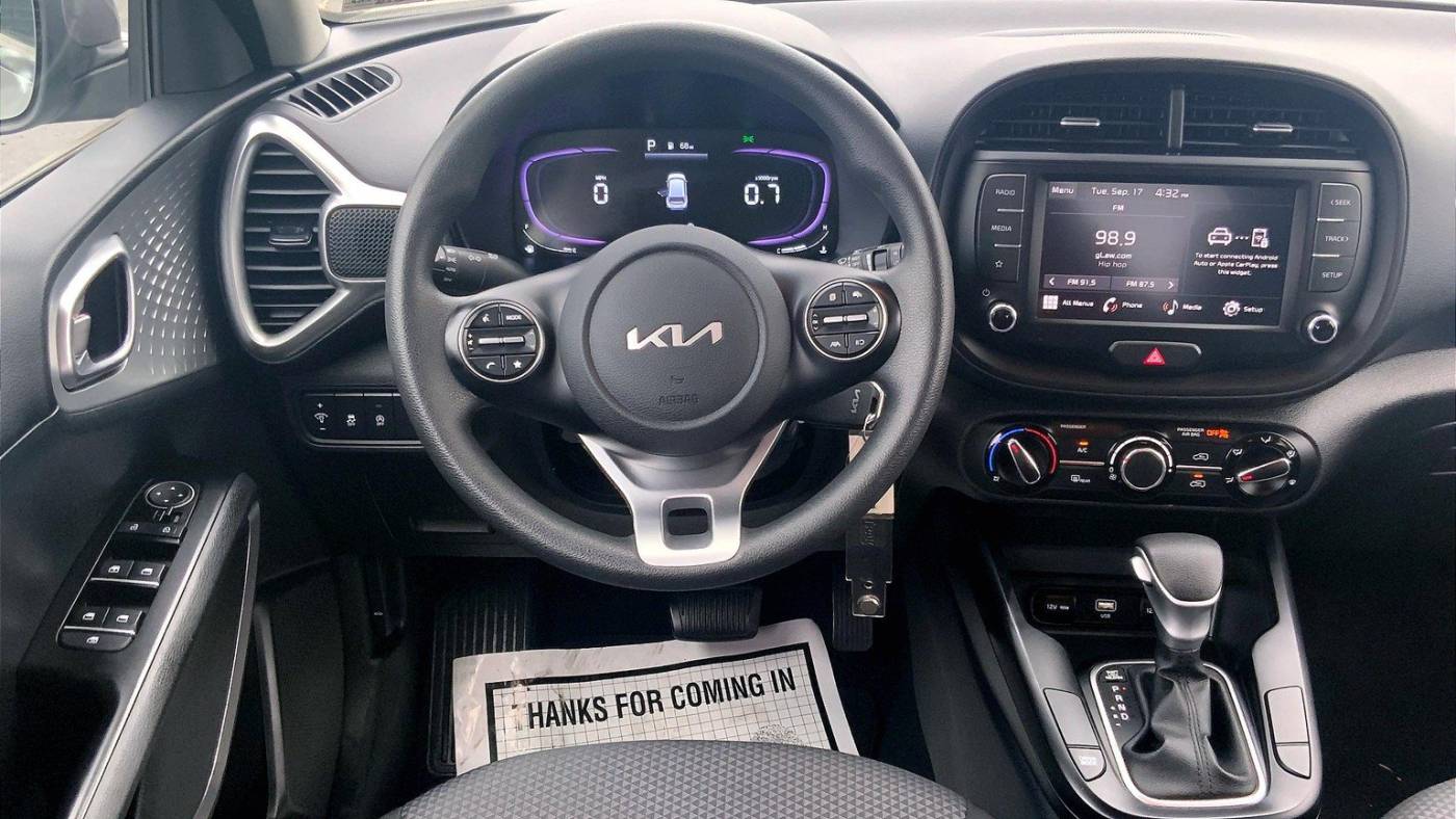 2023 kia soul lx