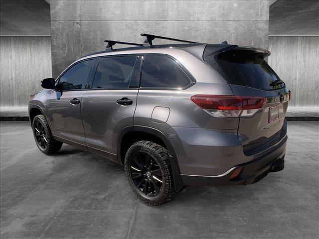 2019 toyota highlander se