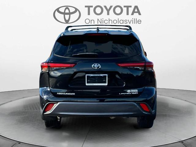 2022 toyota highlander limited