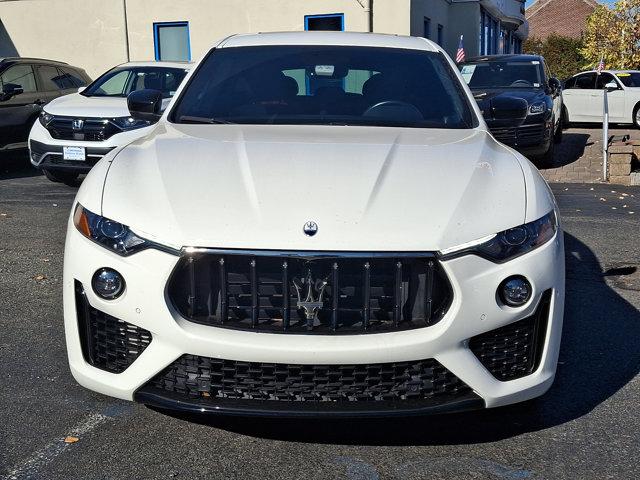 2022 maserati levante modena