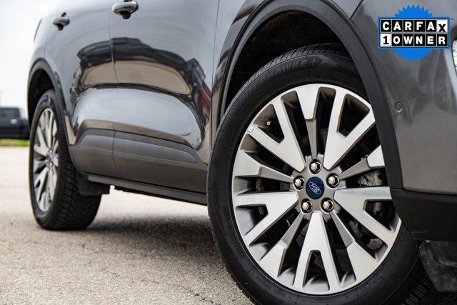 2022 ford escape titanium
