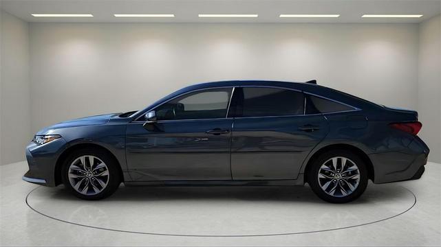 2022 toyota avalon xle