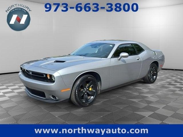 2018 dodge challenger sxt