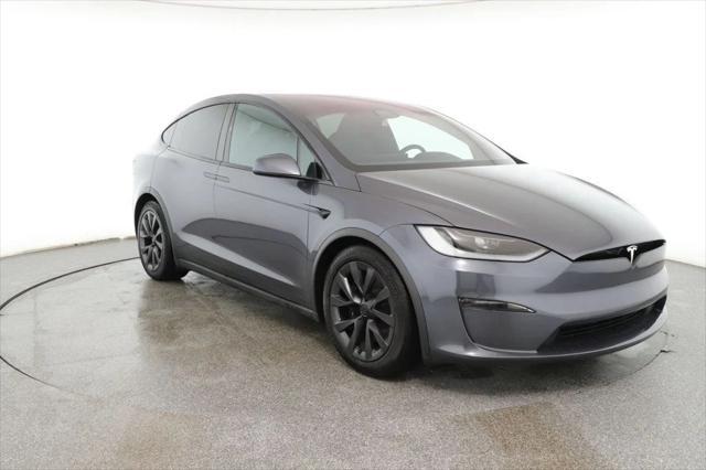 2023 tesla model x standard range