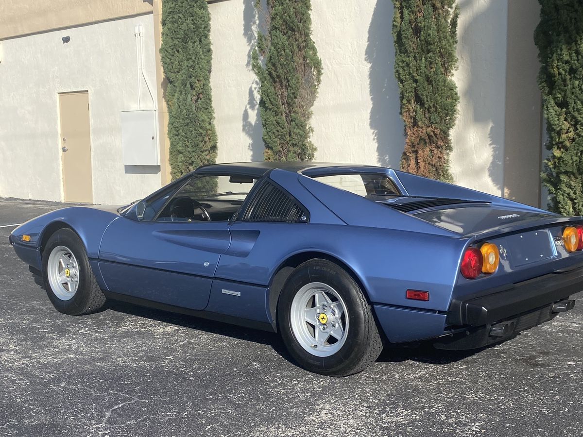 1982 ferrari 308gtsi 2 door coupe