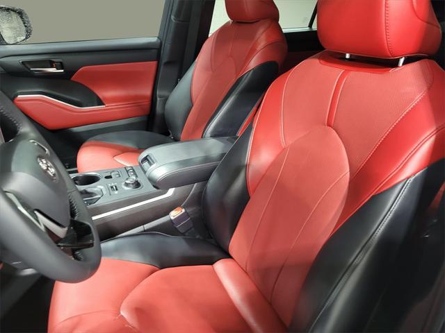 2022 toyota highlander xse