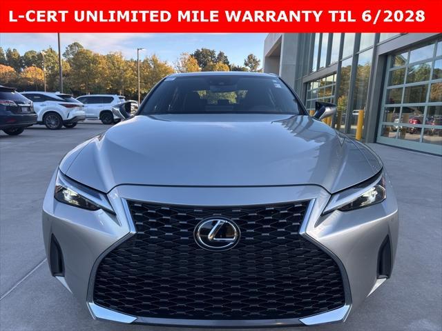 2022 lexus is 300 base