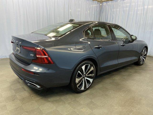 2022 volvo s60