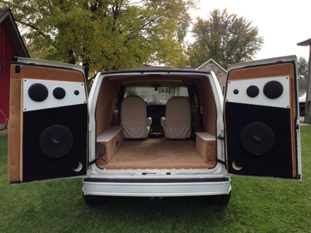 very custom 1988 astro van shortie body