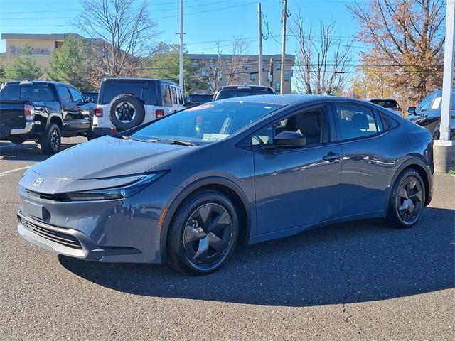 2023 toyota prius four