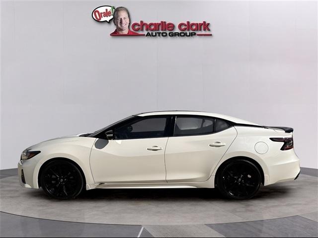 2023 nissan maxima sr