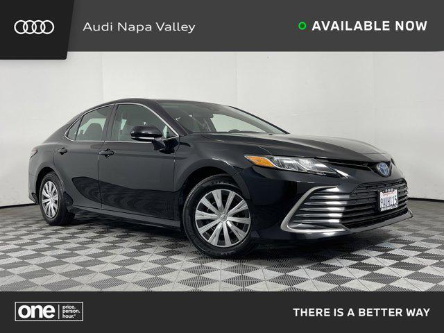 2022 toyota camry le