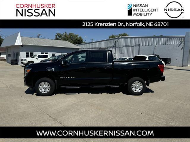 2022 nissan titan xd sv
