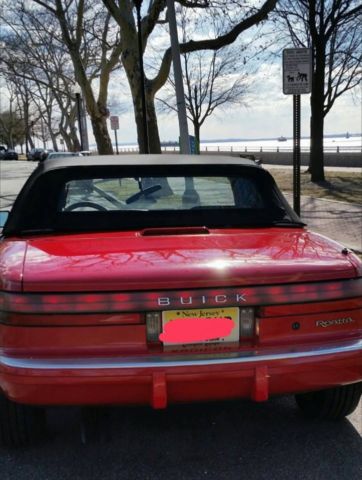 showroom***1990 buick reatta convertible w/ 70,000 low miles!! wow~~~~